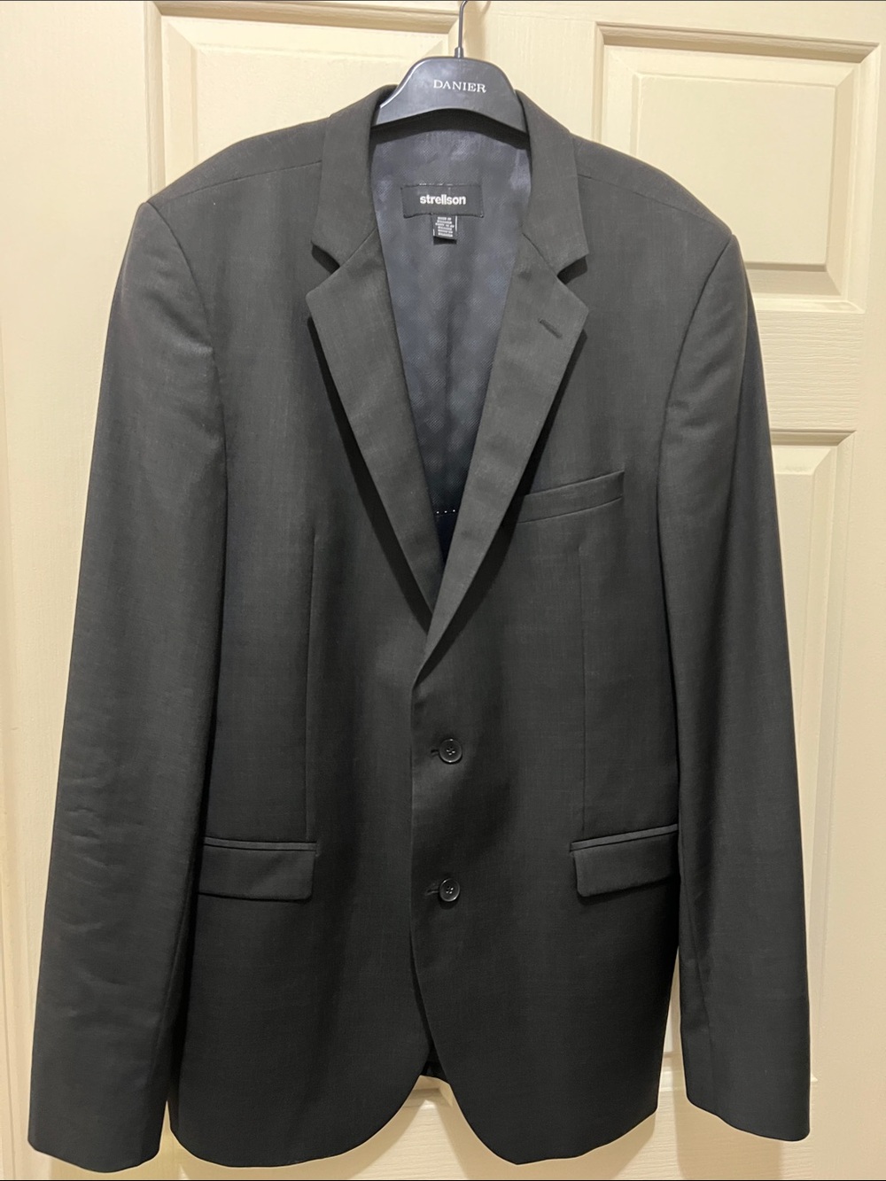 Strellson Men's Charcoal Two-Button Suit Jacket (sz 42)
